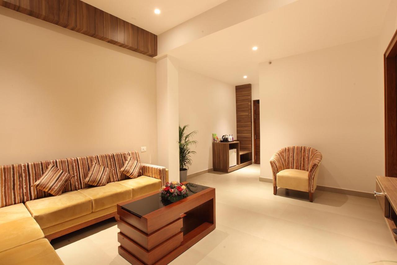 Hotel Maria Park Muvattupuzha Ngoại thất bức ảnh
